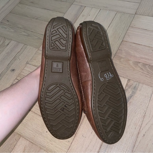 Frye Janet Ring Leather Driving Loafer Moccasins - Picture 4 of 7